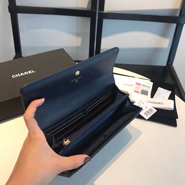 シャネル財布着用イメージ